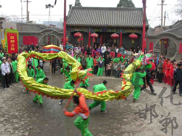 《土山诚会》十八班故事之舞龙.JPG